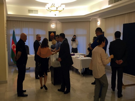 В генеральном консульстве в Дубае граждане Азербайджана проявили большую активность в голосовании - ФОТО