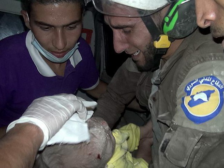 В Сирии из-под обломков здания извлекли живого младенца – ФОТО – ВИДЕО