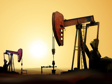 Нефть дешевеет на фоне роста буровой активности в США, укрепления доллара