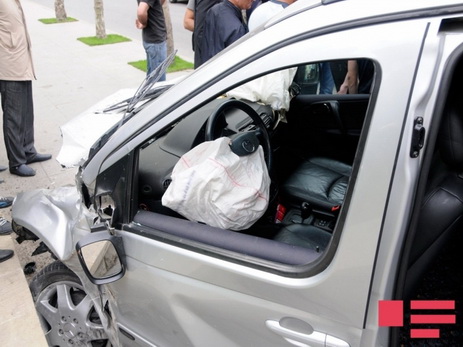 В Ширване столкнулись три автомобиля, есть погибший