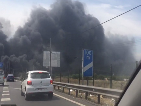 В столице Чили возле аэропорта произошёл крупный пожар - ВИДЕО
