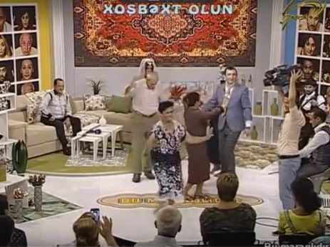 Танец босиком в эфире «Space», или Почему гражданам надоело смотреть азербайджанские телеканалы – ВИДЕО – ФОТО