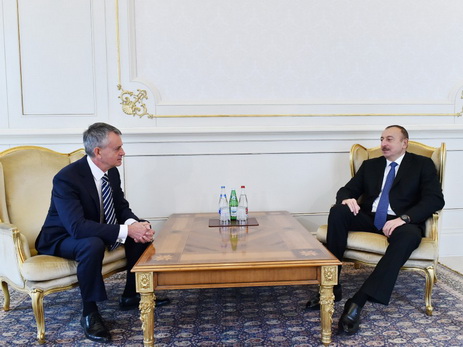 Ильхам Алиев принял верительные грамоты новоназначенного посла Канады в Азербайджане – ФОТО