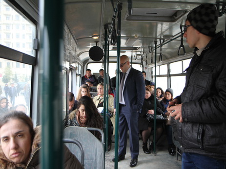Глава Бакинского транспортного агентства проверил состояние столичных автобусов и предупредил перевозчиков – ФОТО