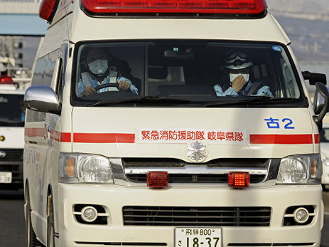 В Японии автомобиль врезался в колонну школьников