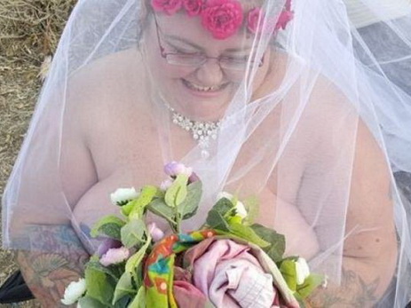 Невеста весом 165 кг вышла замуж голой – ФОТО