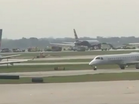 В Чикаго из-за инцидента на борту самолета пострадали 20 человек - ВИДЕО