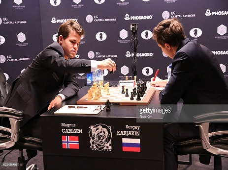 Maqnus Karlsen yenidən şahmat üzrə dünya çempionu olub