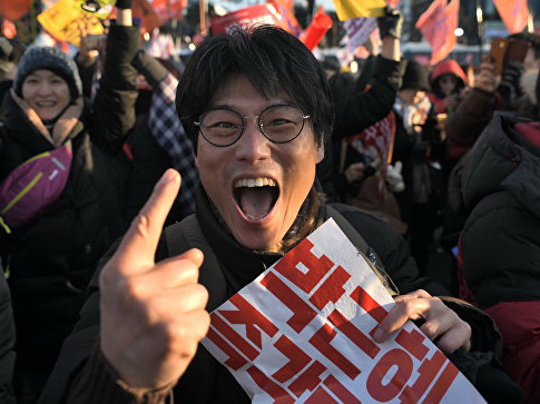 В Сеуле на митинг за импичмент президента вышли около 500 тысяч человек