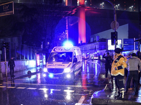 «Он расстреливал все на своем пути»: рассказ девушки, которая выжила в теракте в Стамбуле – ФОТО