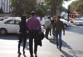 Дорожная полиция Баку будет чаще штрафовать пешеходов, чем водителей