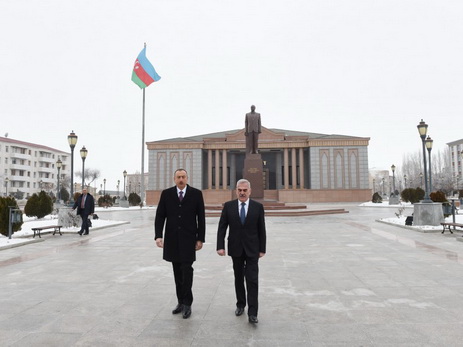 Президент Ильхам Алиев посетил в Нахчыване памятник общенациональному лидеру - ФОТО