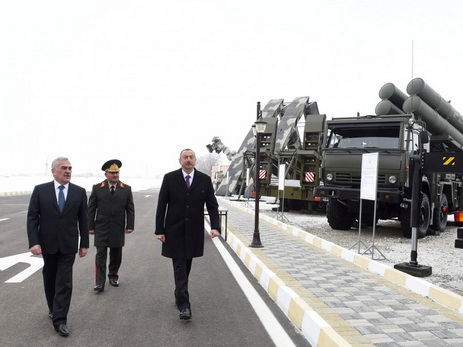 Президент Ильхам Алиев принял участие в открытии солдатского общежития и армейского бытового комплекса - ФОТО
