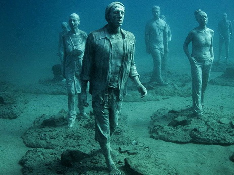 Открылся первый в Европе подводный музей с сотнями скульптур - ФОТО