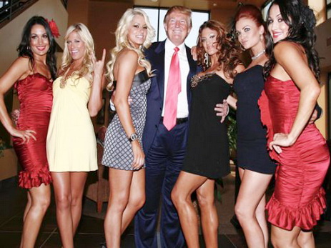 Newsweek: Дональд Трамп занимался сексом с «золотым дождем» с проститутками в Москве