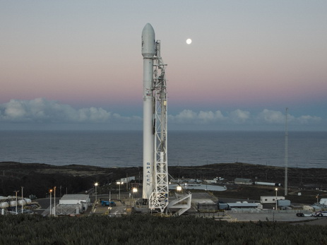SpaceX запустила ракету Falcon 9 со спутниками на борту - ВИДЕО