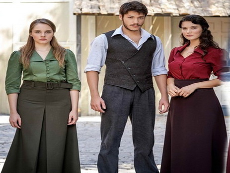 У актеров, исполняющих роль брата и сестры в сериале «Vatanım Sensin», завязался роман - ФОТО