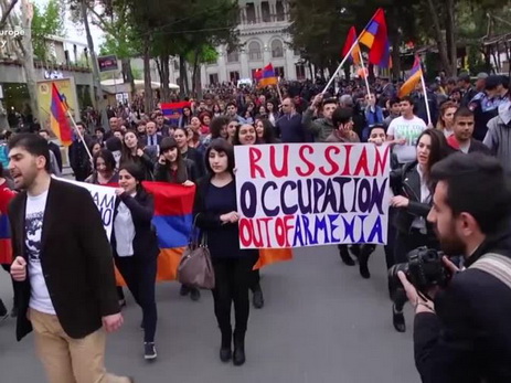 В Армении растет недовольство монополией России на поставку вооружения в страну