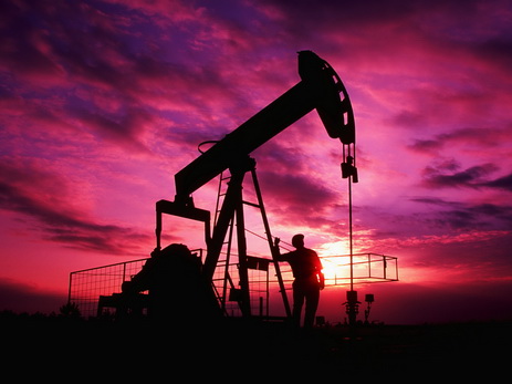 Нефть дешевеет на данных о росте ее запасов в США