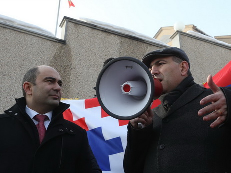 Акция протеста проходит перед посольством Беларуси в Армении – ФОТО