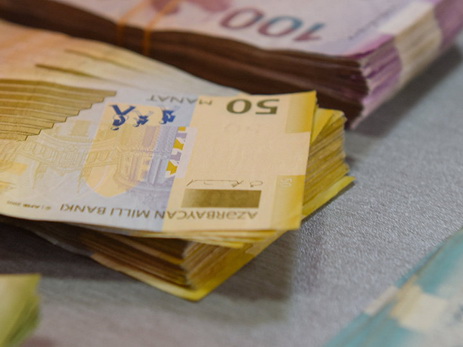 Курс доллара продолжает падение в Азербайджане