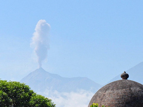 В Гватемале произошло извержение вулкана Фуэго - ФОТО