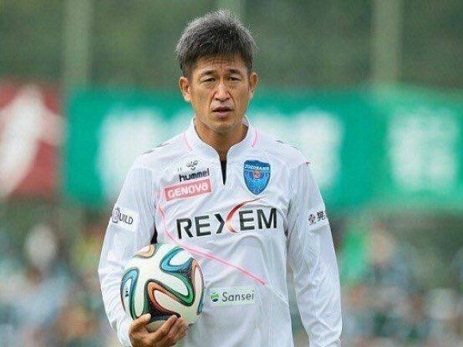 Kazuyoşi Miyura meydana çıxan ən yaşlı futbolçu adını qazanıb