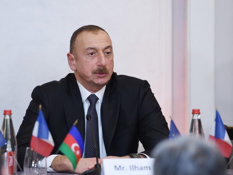 Президент Ильхам Алиев: «Экономическое развитие в Азербайджане стабильно» - ФОТО