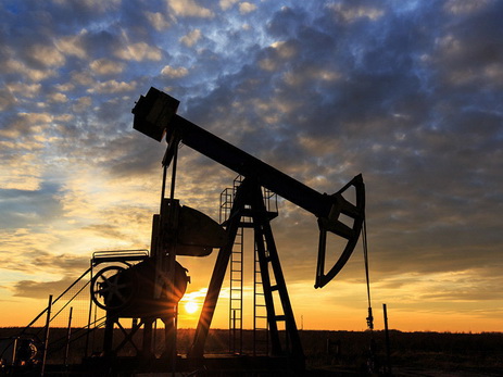 Нефть дорожает на данных о сокращении запасов в США