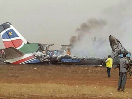 При крушении самолета в Южном Судане выжили все пассажиры - ФОТО - ОБНОВЛЕНО
