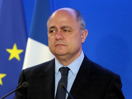 Глава МВД Франции ушел в отставку из-за скандала вокруг работы дочерей
