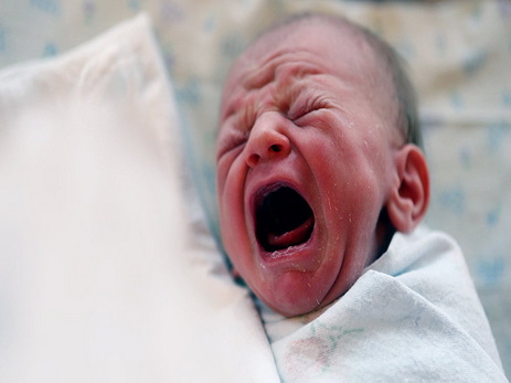 В Баку подкинули новорожденного мальчика