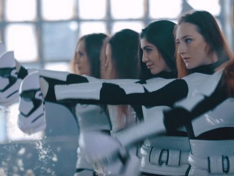 За кулисами: азербайджанские гимнастки в роли героев «Звездных войн» - ВИДЕО