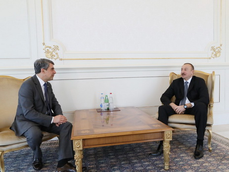 Президент Ильхам Алиев принял бывшего Президента Болгарии - ФОТО