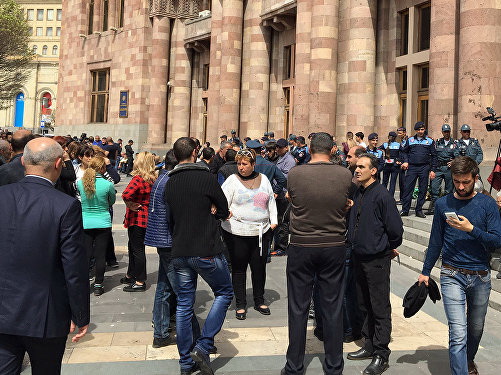 В Ереване проходит многочисленная акция протеста