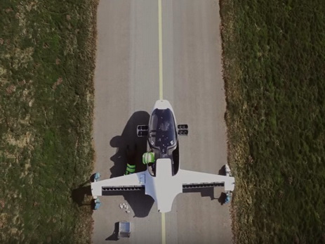 В Германии протестировали летающий электромобиль с вертикальным взлетом - ВИДЕО