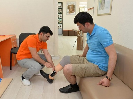 Aprel döyüşlərində yaralanmış hərbçilər yüksək texnologiyalı protezlərlə təmin edilib – FOTO – VİDEO