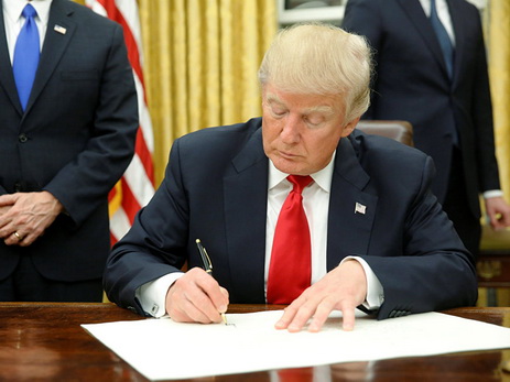 Трамп стал рекордсменом по количеству подписанных указов за первые 100 дней