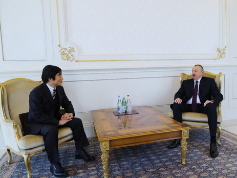 Ильхам Алиев принял верительные грамоты новоназначенного посла Японии в Азербайджане - ФОТО