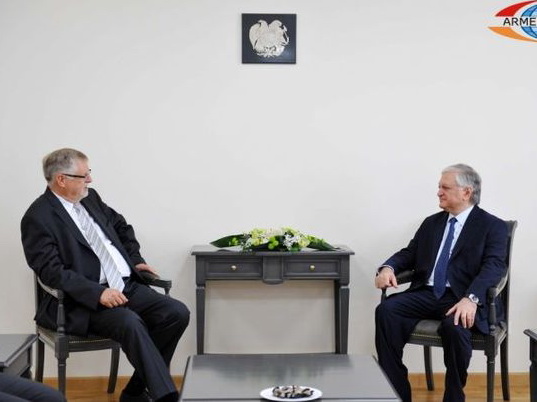 Налбандян и Зальбер обсудили процесс урегулирования карабахского конфликта