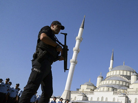 В Турции отстранили от службы более девяти тысяч полицейских