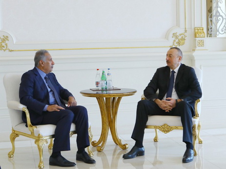 Ильхам Алиев принял бывшего премьер-министра и министра иностранных дел Катара - ФОТО