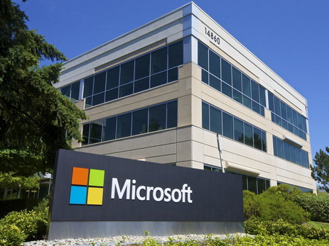 Microsoft представила обновленную версию Windows 10 и новый ноутбук - ФОТО