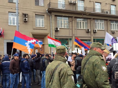 В ходе проходящей в Москве акции «Бессмертный полк» армянская диаспора прибегла к провокации - ФОТО - ВИДЕО