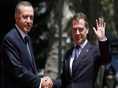 Медведев встретится с Эрдоганом и обсудит отношения России и Турции