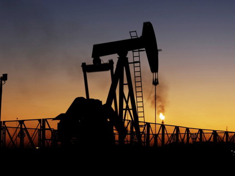 Члены ОПЕК рассмотрят продление договоренности о сокращении добычи нефти