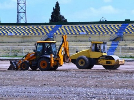 Как заменяют газон Городского стадиона Гянджи? – ФОТО