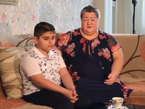 Борющаяся с болезнью Кенуль Хасиева растрогала пользователей соцсетей песней о сыне – ВИДЕО