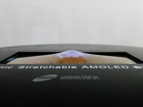 Samsung показала гнущийся во все стороны экран