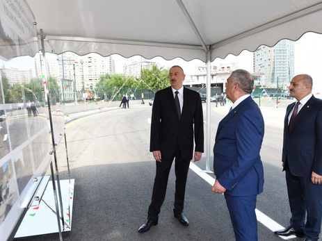Президент Ильхам Алиев принял участие в открытии новой дороги в Баку - ФОТО